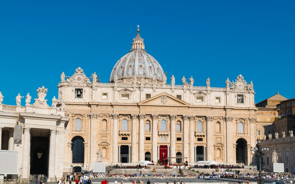Petersdom im Vatikan in Italien