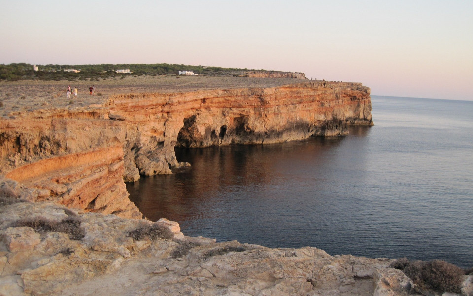 Felsige Küste von Formentera