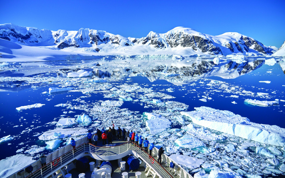 Expedition-Antarktis-mit-Hapag-Lloyd